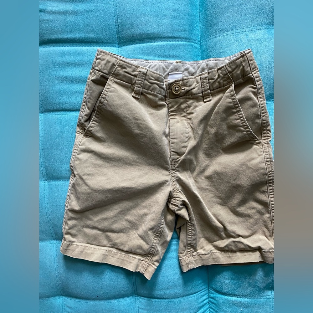 GAP khaki shorts. Like new & great quality. Non smoking/no pet home.